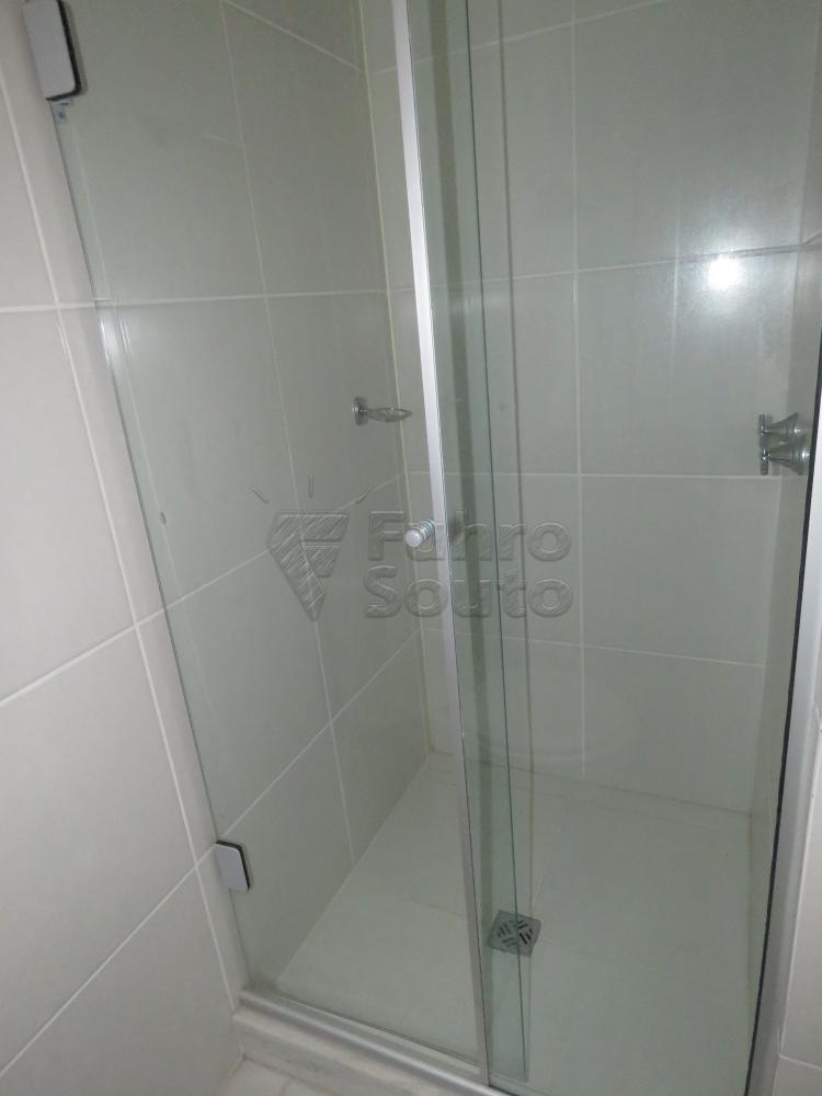 BANHEIRO Alugar Apartamento / Padrão em Pelotas R$ 1.700,00 - Foto 20