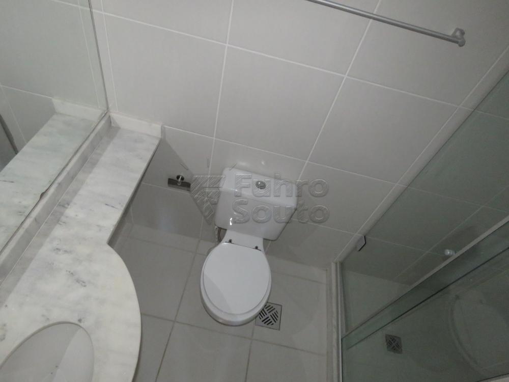 BANHEIRO Alugar Apartamento / Padrão em Pelotas R$ 1.700,00 - Foto 21
