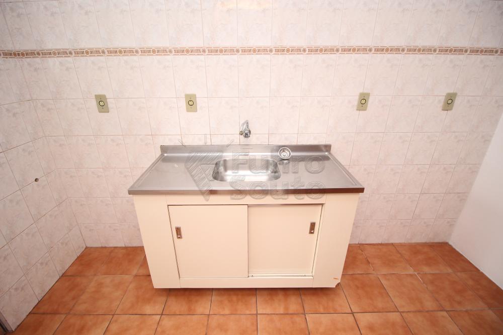 COZINHA Alugar Apartamento / Padrão em Pelotas R$ 850,00 - Foto 15