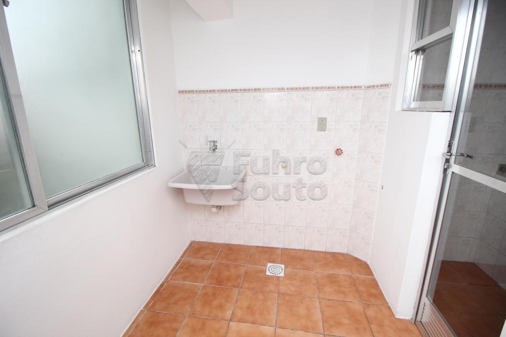 AREA DE SERVIÇO Alugar Apartamento / Padrão em Pelotas R$ 850,00 - Foto 18