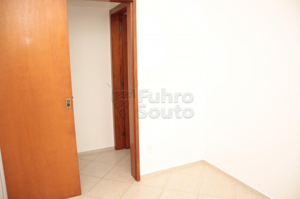 Quarto 2 Alugar Apartamento / Padrão em Pelotas R$ 1.200,00 - Foto 8
