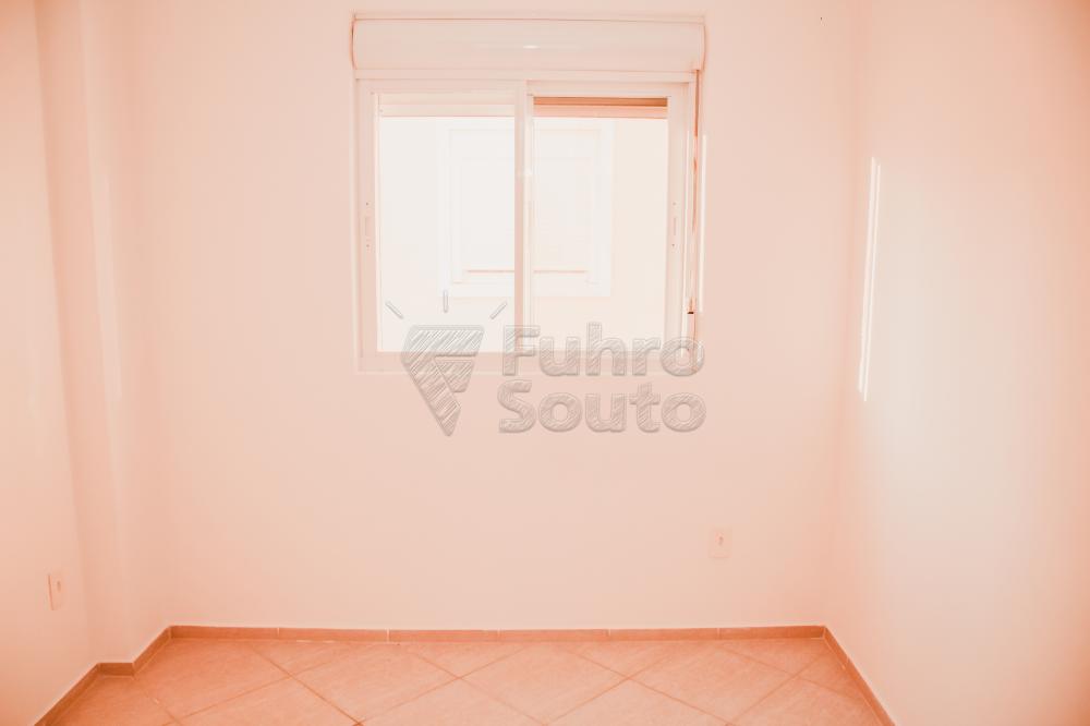 Quarto 2 Alugar Apartamento / Padrão em Pelotas R$ 1.200,00 - Foto 6
