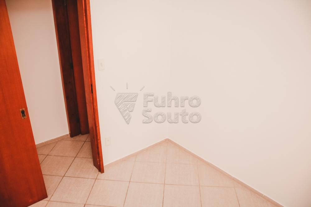 Quarto 2 Alugar Apartamento / Padrão em Pelotas R$ 1.200,00 - Foto 7