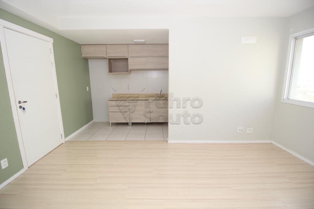 SALA Alugar Apartamento / Padrão em Pelotas R$ 2.150,00 - Foto 4