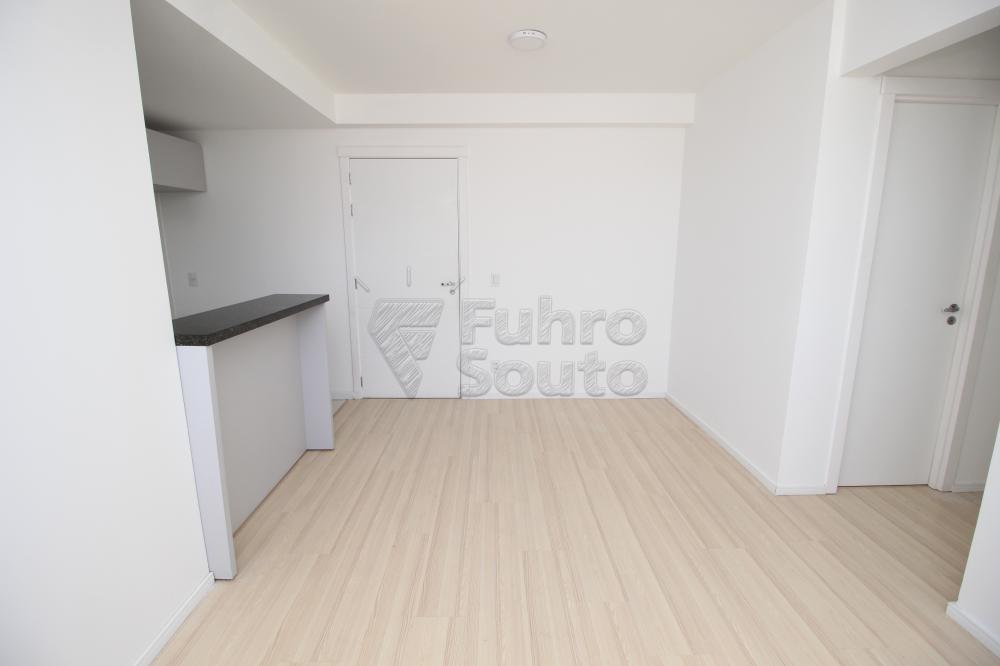 SALA Alugar Apartamento / Padrão em Pelotas R$ 1.750,00 - Foto 3