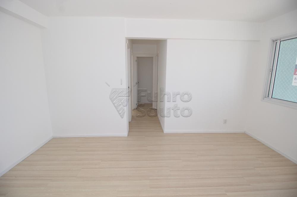 SALA Alugar Apartamento / Padrão em Pelotas R$ 1.750,00 - Foto 5