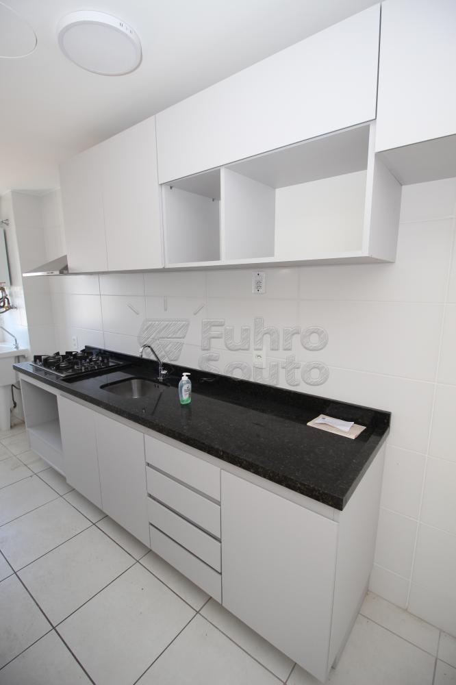 COZINHA Alugar Apartamento / Padrão em Pelotas R$ 1.750,00 - Foto 7