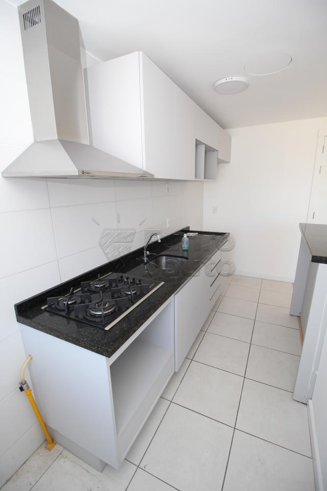 COZINHA Alugar Apartamento / Padrão em Pelotas R$ 1.750,00 - Foto 8