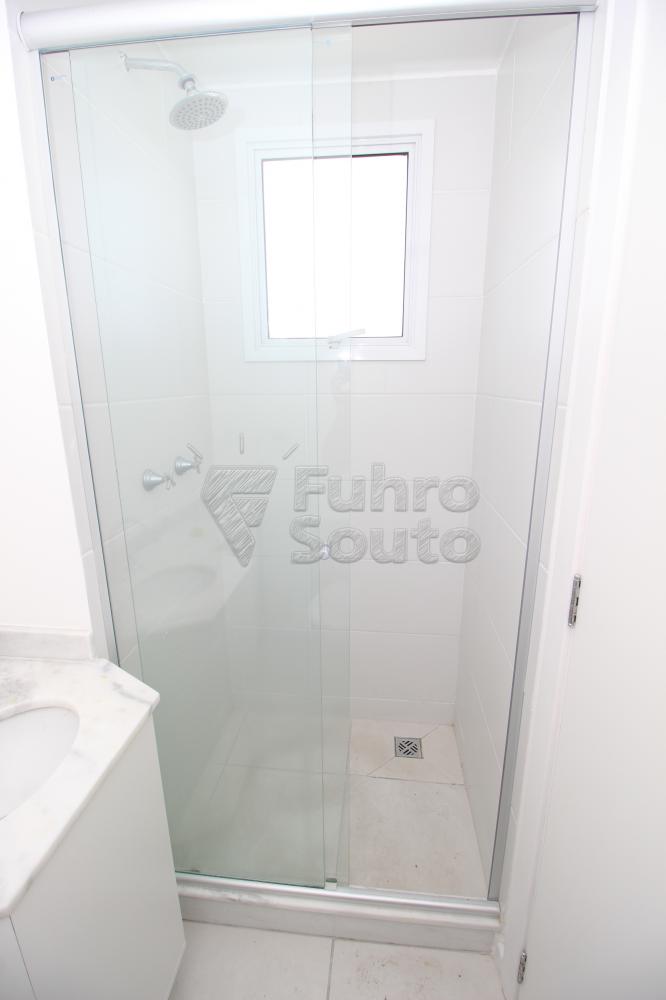 BANHEIRO SUITE Alugar Apartamento / Padrão em Pelotas R$ 1.750,00 - Foto 26