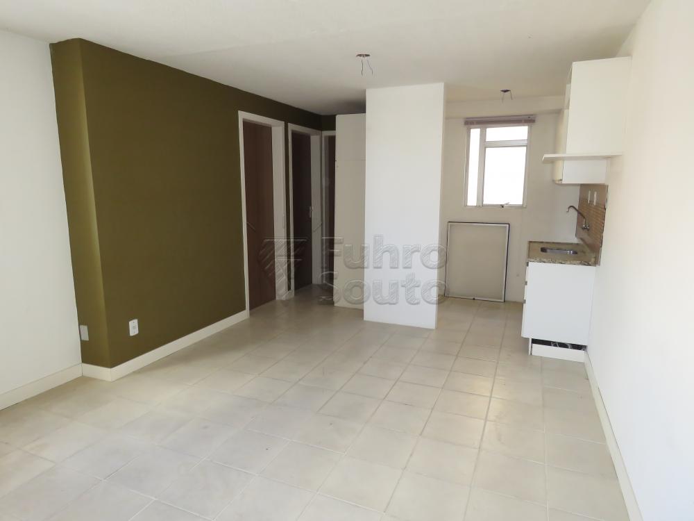 Alugar Apartamento / Padrão em Pelotas R$ 750,00 - Foto 2