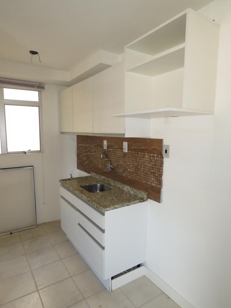 Alugar Apartamento / Padrão em Pelotas R$ 750,00 - Foto 4