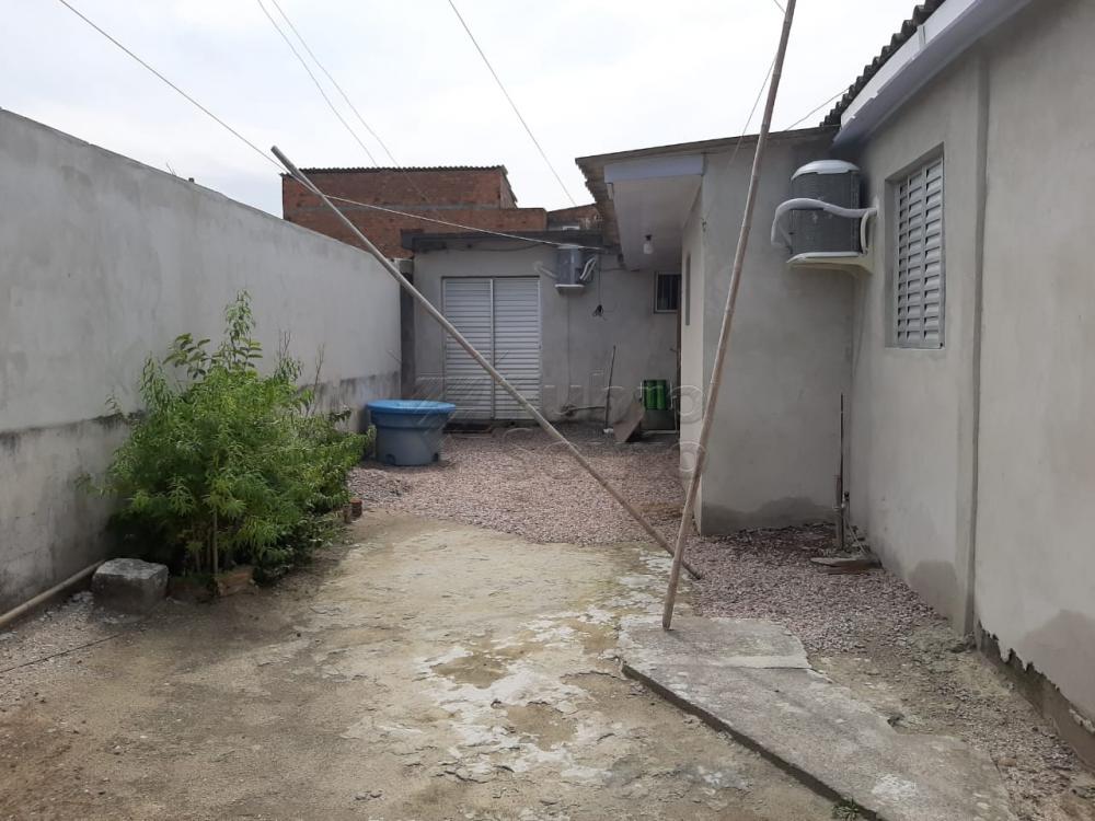 Comprar Casa / Padrão em Pelotas R$ 200.000,00 - Foto 3