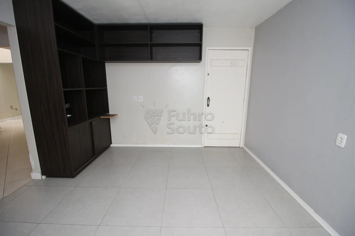 SALA 2 Alugar Casa / Padrão em Pelotas R$ 2.500,00 - Foto 8