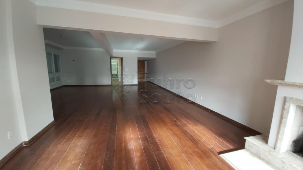 Comprar Apartamento / Padrão em Pelotas R$ 650.000,00 - Foto 2