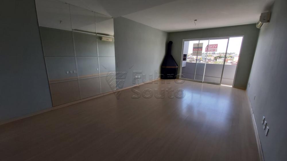 Comprar Apartamento / Padrão em Pelotas R$ 565.000,00 - Foto 2