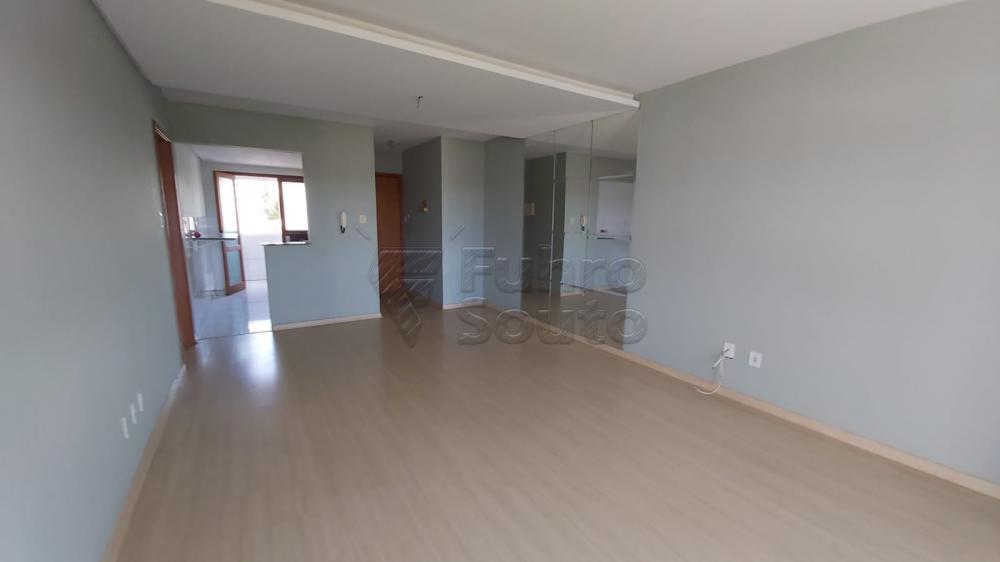 Comprar Apartamento / Padrão em Pelotas R$ 565.000,00 - Foto 3