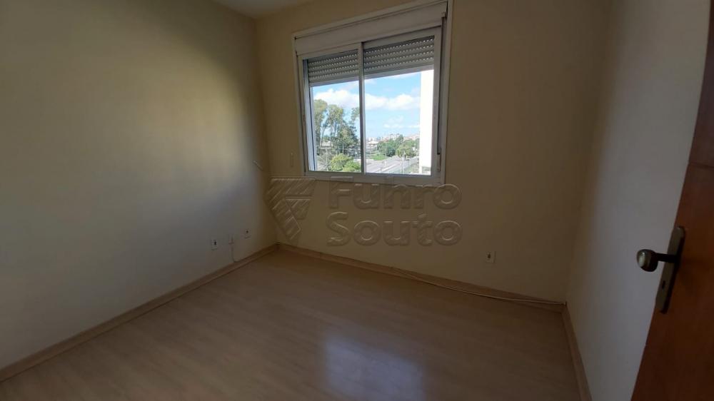 Comprar Apartamento / Padrão em Pelotas R$ 565.000,00 - Foto 5