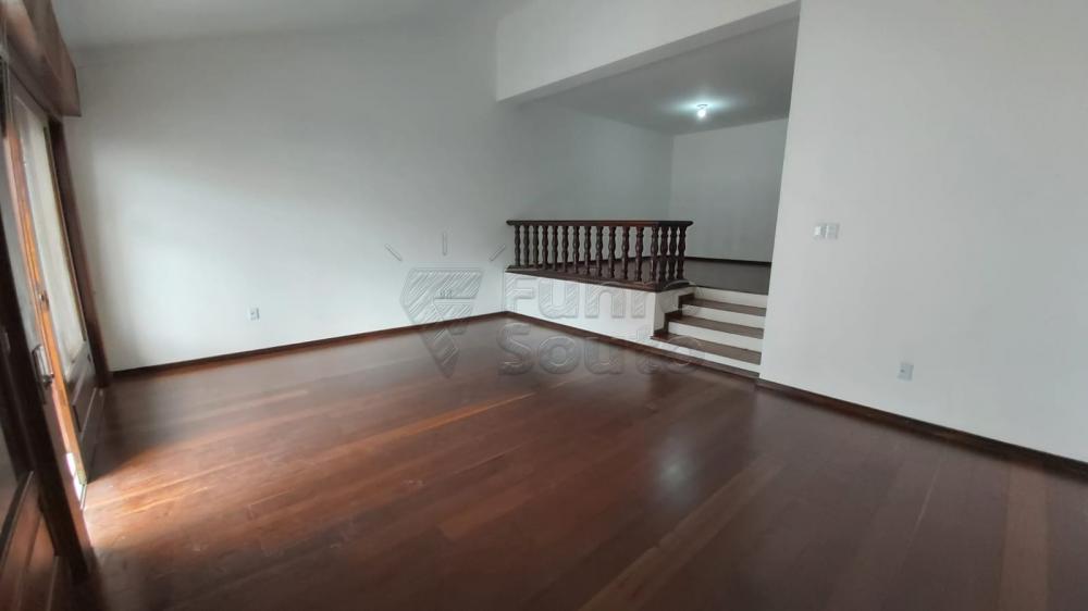 Comprar Casa / Padrão em Pelotas R$ 1.600.000,00 - Foto 3