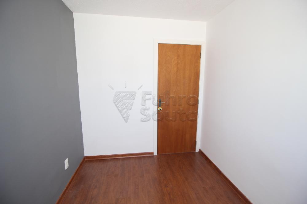 Alugar Apartamento / Padrão em Pelotas R$ 1.250,00 - Foto 18
