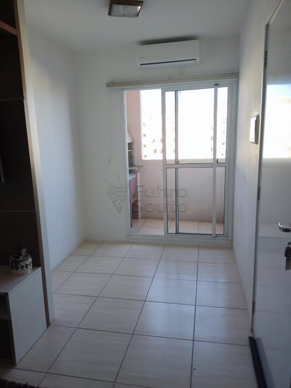 Comprar Apartamento / Padrão em Pelotas R$ 180.200,00 - Foto 20