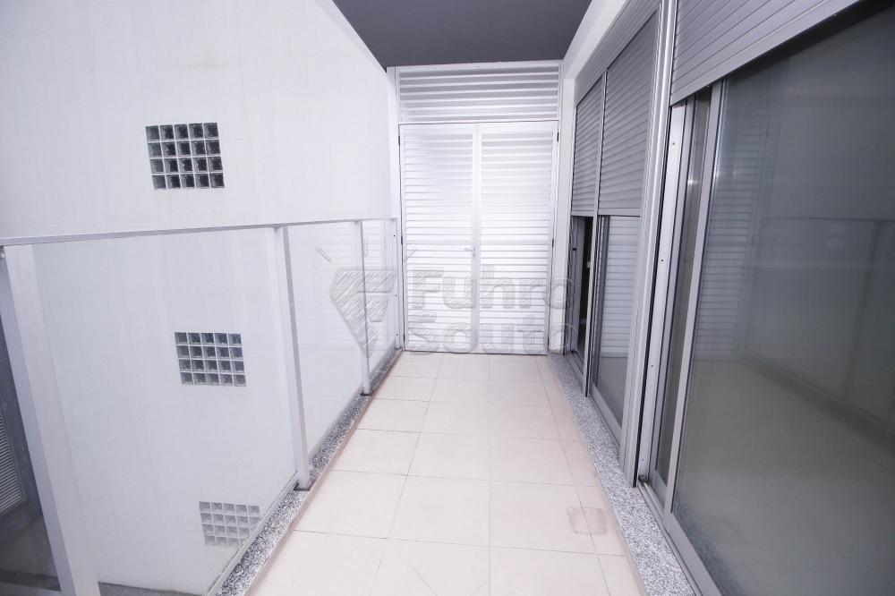 Alugar Apartamento / Padrão em Pelotas R$ 2.200,00 - Foto 13