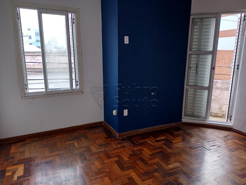 Comprar Apartamento / Padrão em Pelotas R$ 280.000,00 - Foto 3