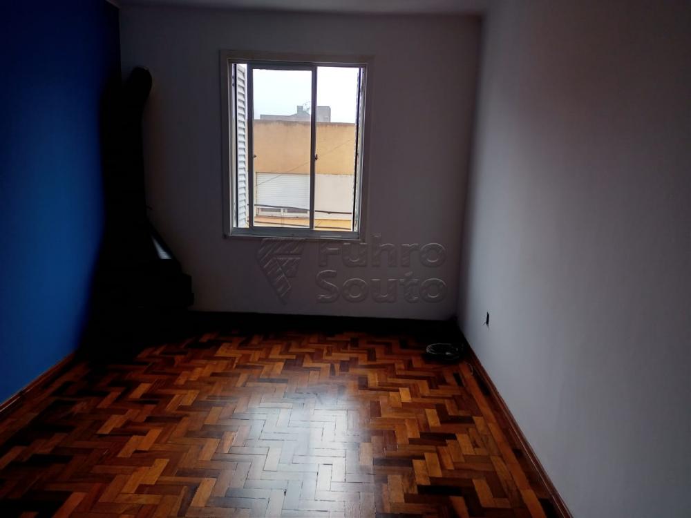 Comprar Apartamento / Padrão em Pelotas R$ 280.000,00 - Foto 5