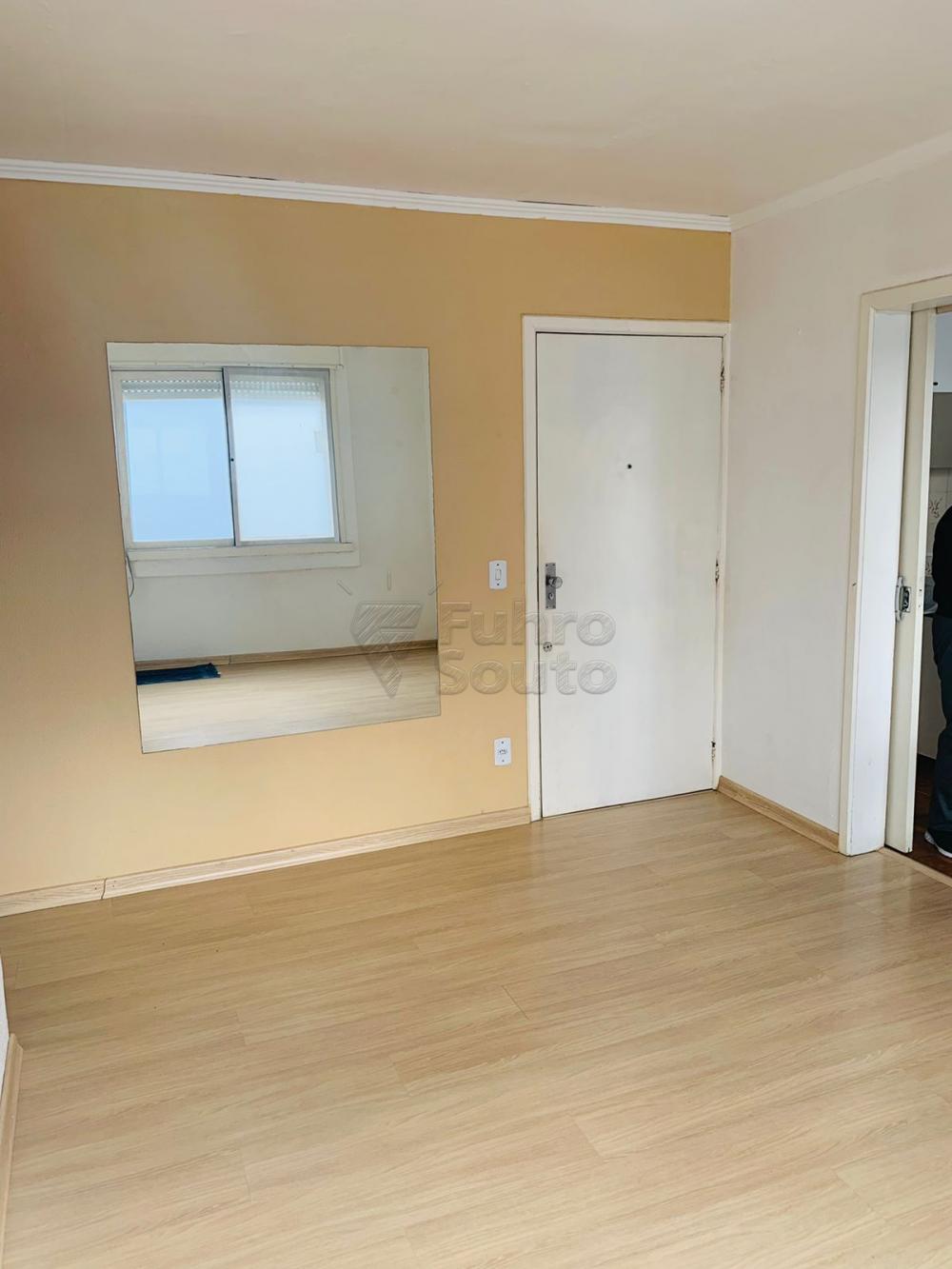 Comprar Apartamento / Padrão em Pelotas R$ 200.000,00 - Foto 5