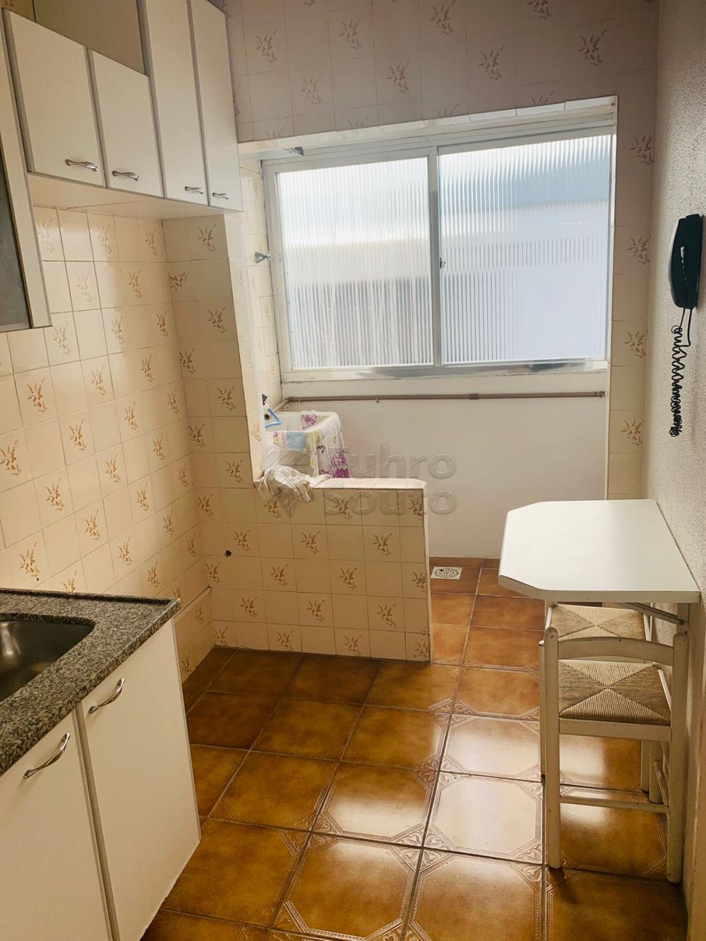 Comprar Apartamento / Padrão em Pelotas R$ 200.000,00 - Foto 12