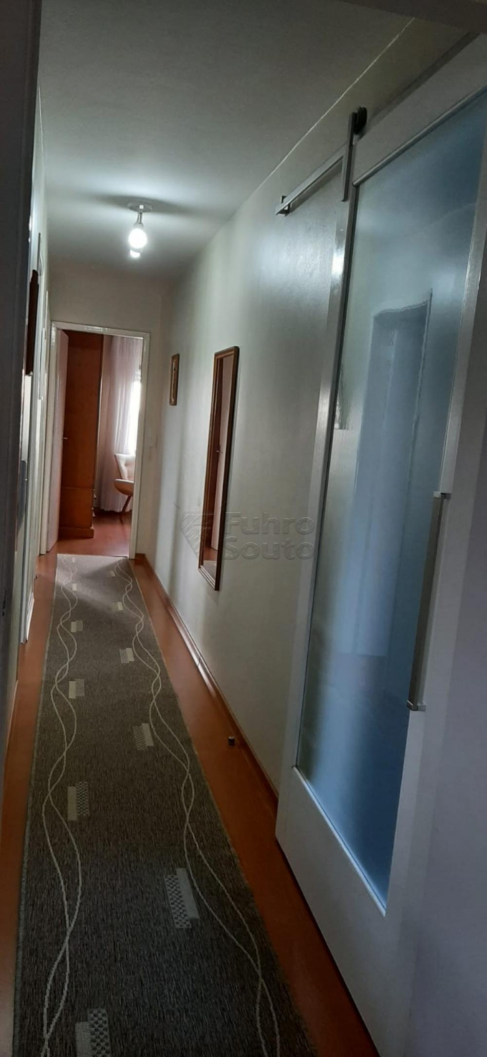 Comprar Apartamento / Padrão em Pelotas R$ 425.000,00 - Foto 3