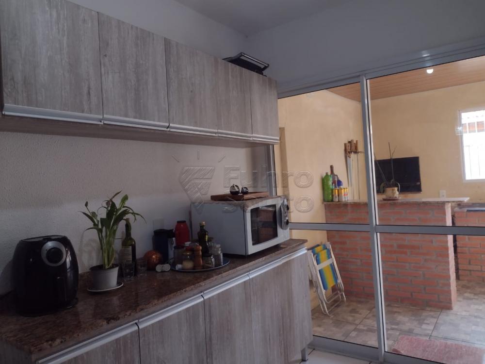 Comprar Casa / Condomínio em Pelotas R$ 235.000,00 - Foto 4