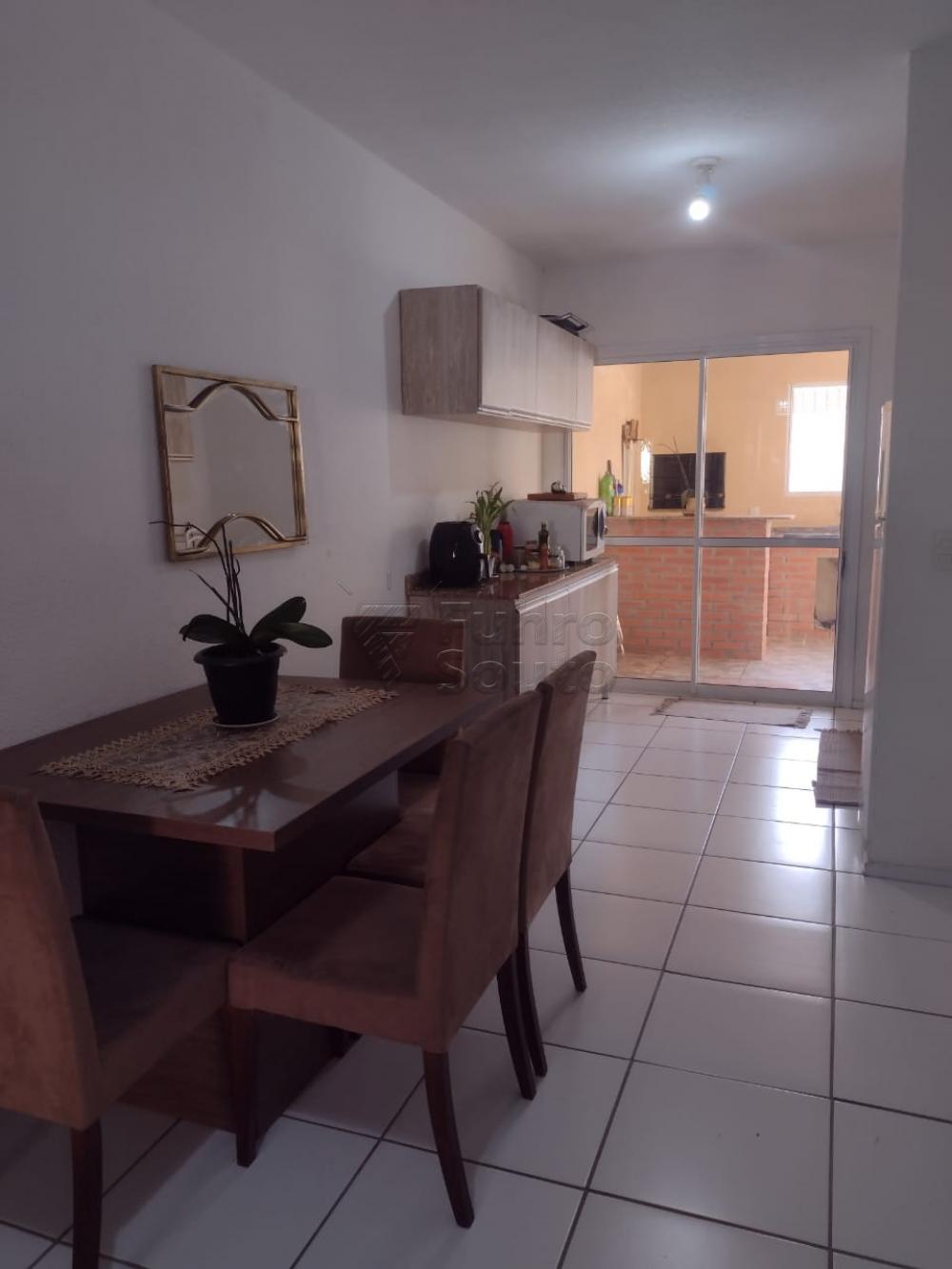 Comprar Casa / Condomínio em Pelotas R$ 235.000,00 - Foto 1