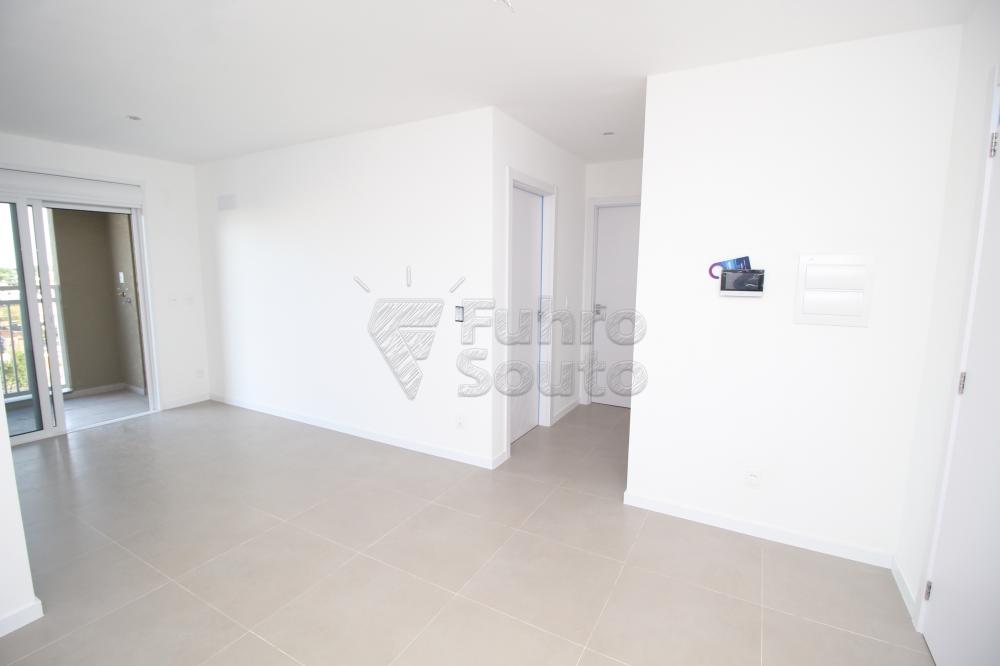 SALA Alugar Apartamento / Padrão em Pelotas R$ 2.800,00 - Foto 5