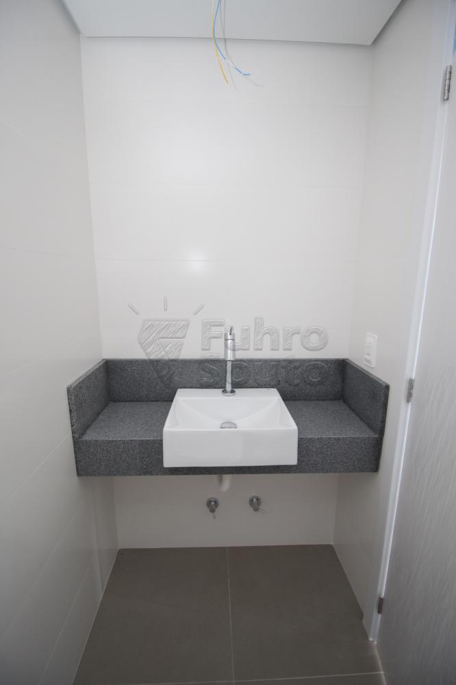 BANHEIRO SUITE Alugar Apartamento / Padrão em Pelotas R$ 2.800,00 - Foto 21