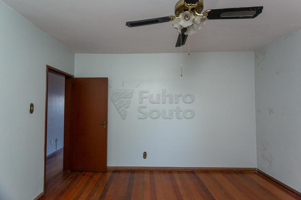 Comprar Casa / Padrão em Pelotas R$ 1.200.000,00 - Foto 8
