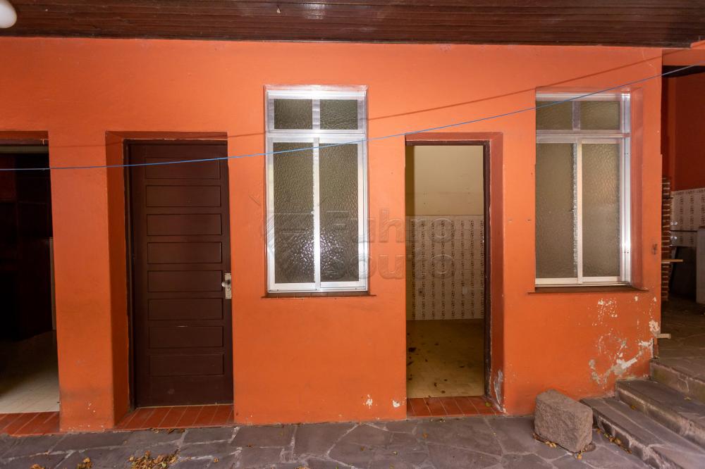 Comprar Casa / Padrão em Pelotas R$ 800.000,00 - Foto 58