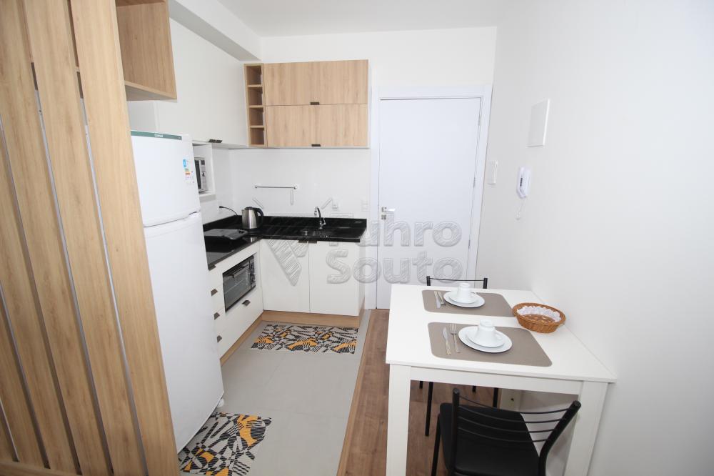 Alugar Apartamento / Padrão em Pelotas R$ 1.300,00 - Foto 10