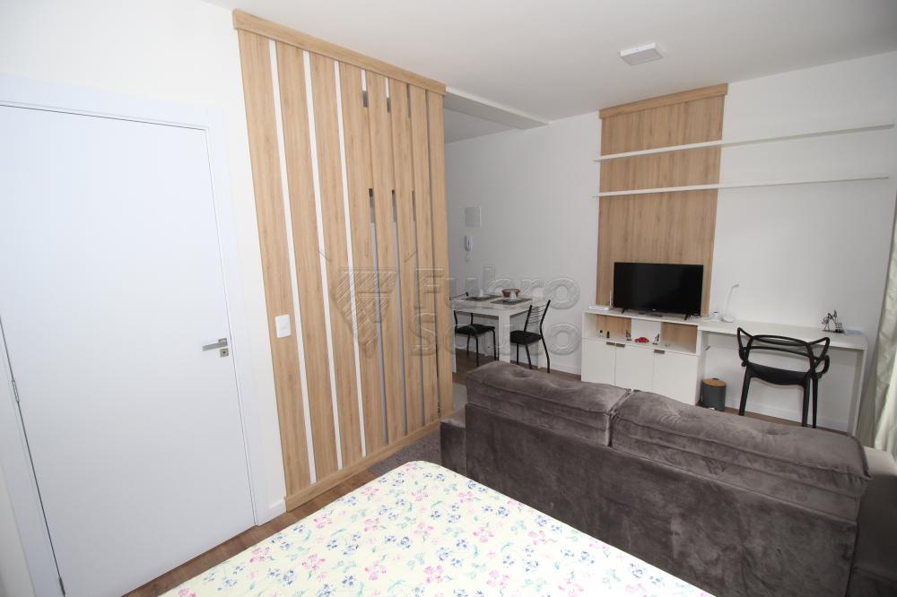 Alugar Apartamento / Padrão em Pelotas R$ 1.300,00 - Foto 14