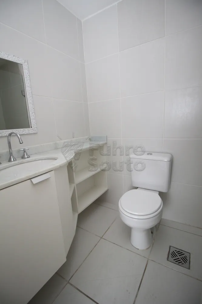 BANHEIRO SUITE Alugar Apartamento / Padrão em Pelotas R$ 2.400,00 - Foto 17