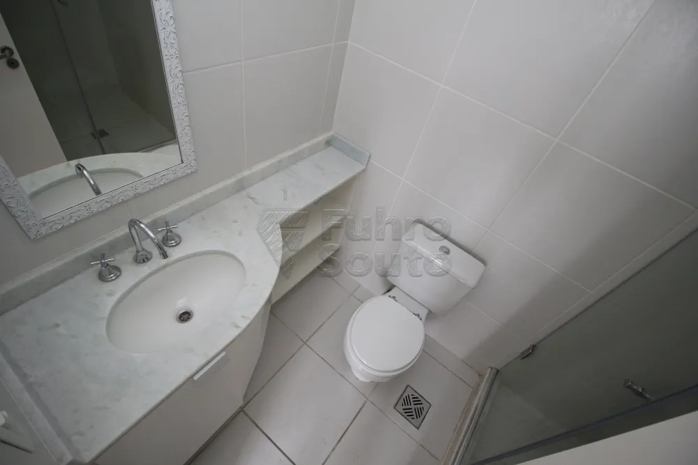 BANHEIRO SUITE Alugar Apartamento / Padrão em Pelotas R$ 2.400,00 - Foto 18