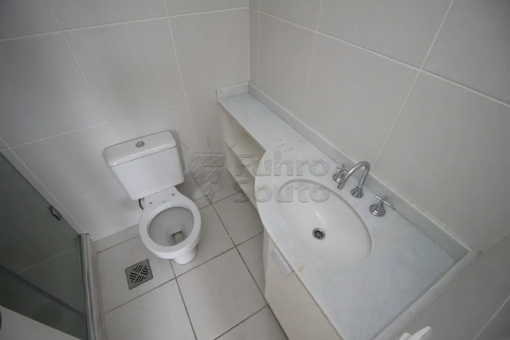 BANHEIRO Alugar Apartamento / Padrão em Pelotas R$ 2.400,00 - Foto 26