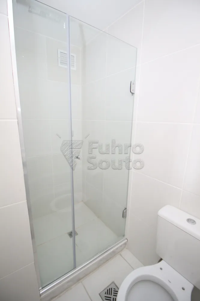 BANHEIRO Alugar Apartamento / Padrão em Pelotas R$ 2.400,00 - Foto 27