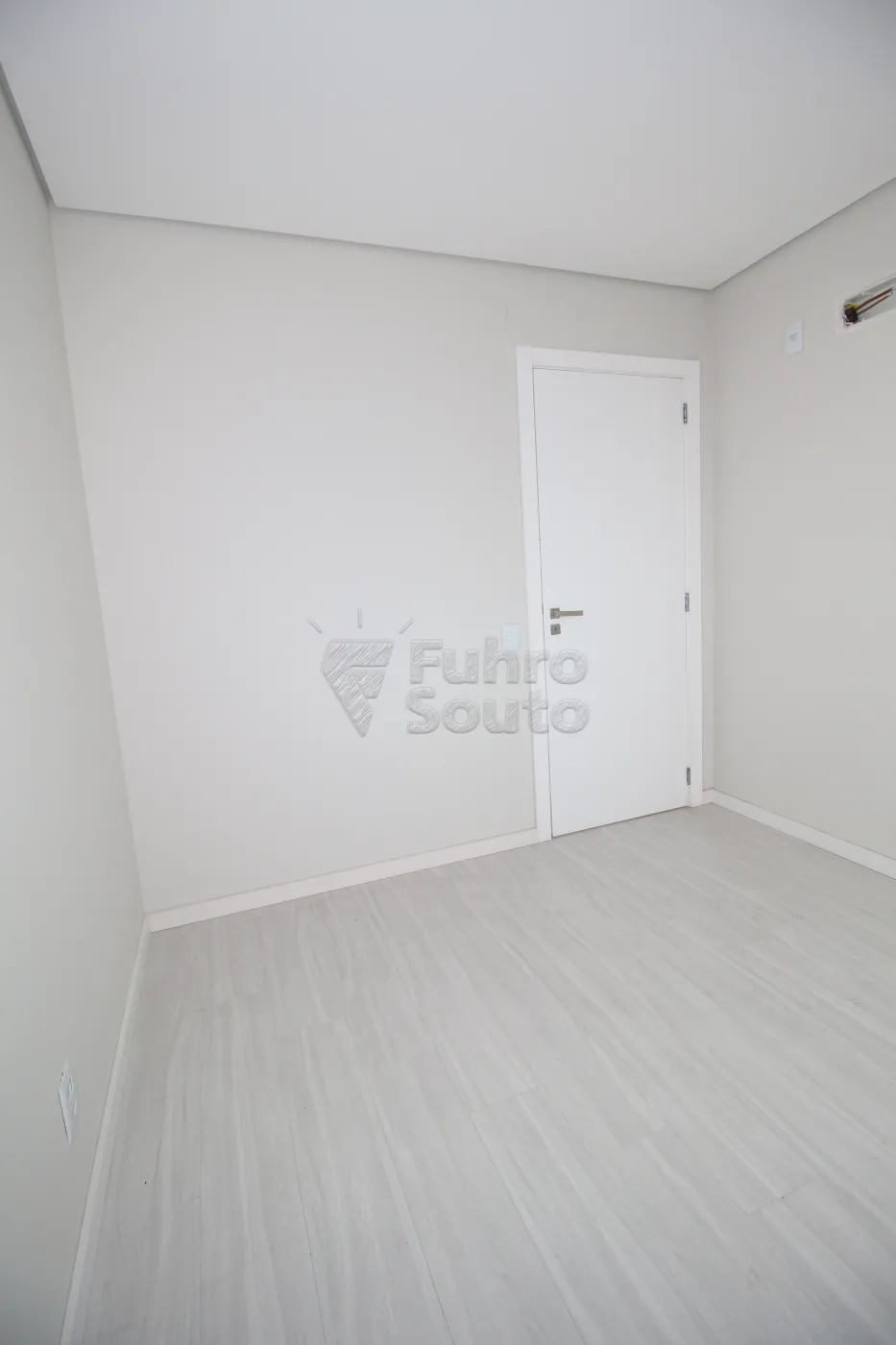 Alugar Apartamento / Padrão em Pelotas R$ 2.900,00 - Foto 27
