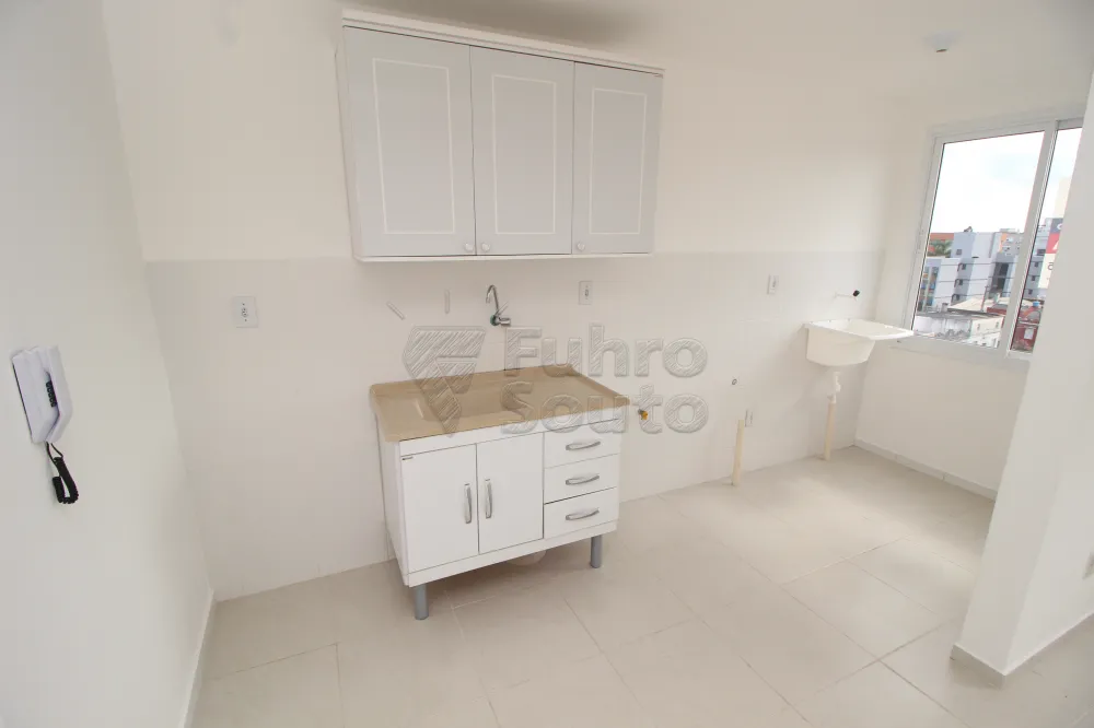 COZINHA Alugar Apartamento / Padrão em Pelotas R$ 800,00 - Foto 11