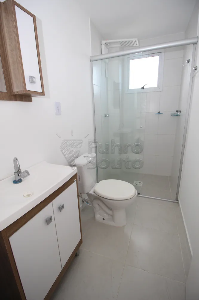 BANHEIRO Alugar Apartamento / Padrão em Pelotas R$ 800,00 - Foto 13