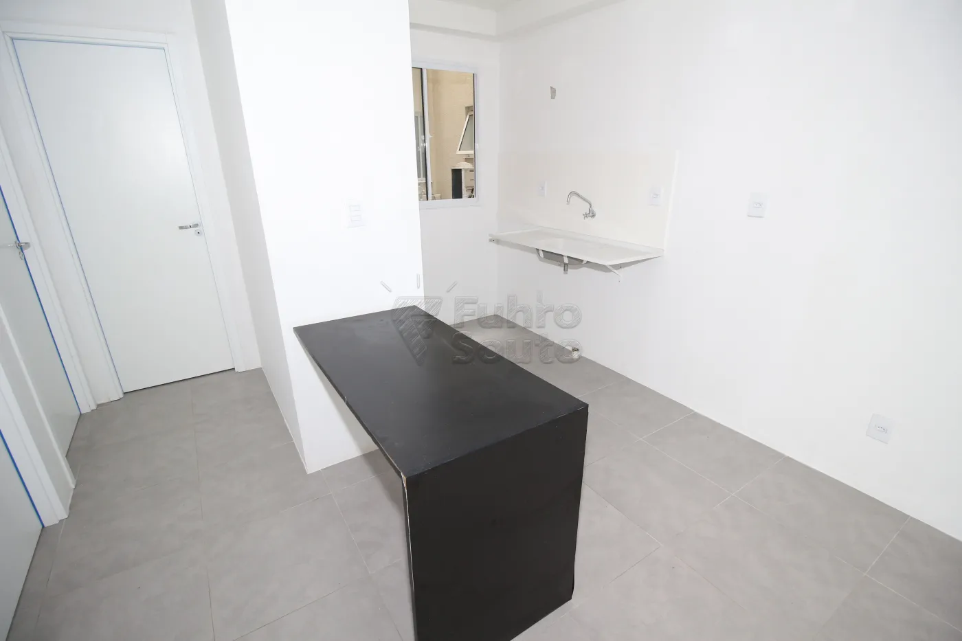 COZINHA Alugar Apartamento / Padrão em Pelotas R$ 600,00 - Foto 6