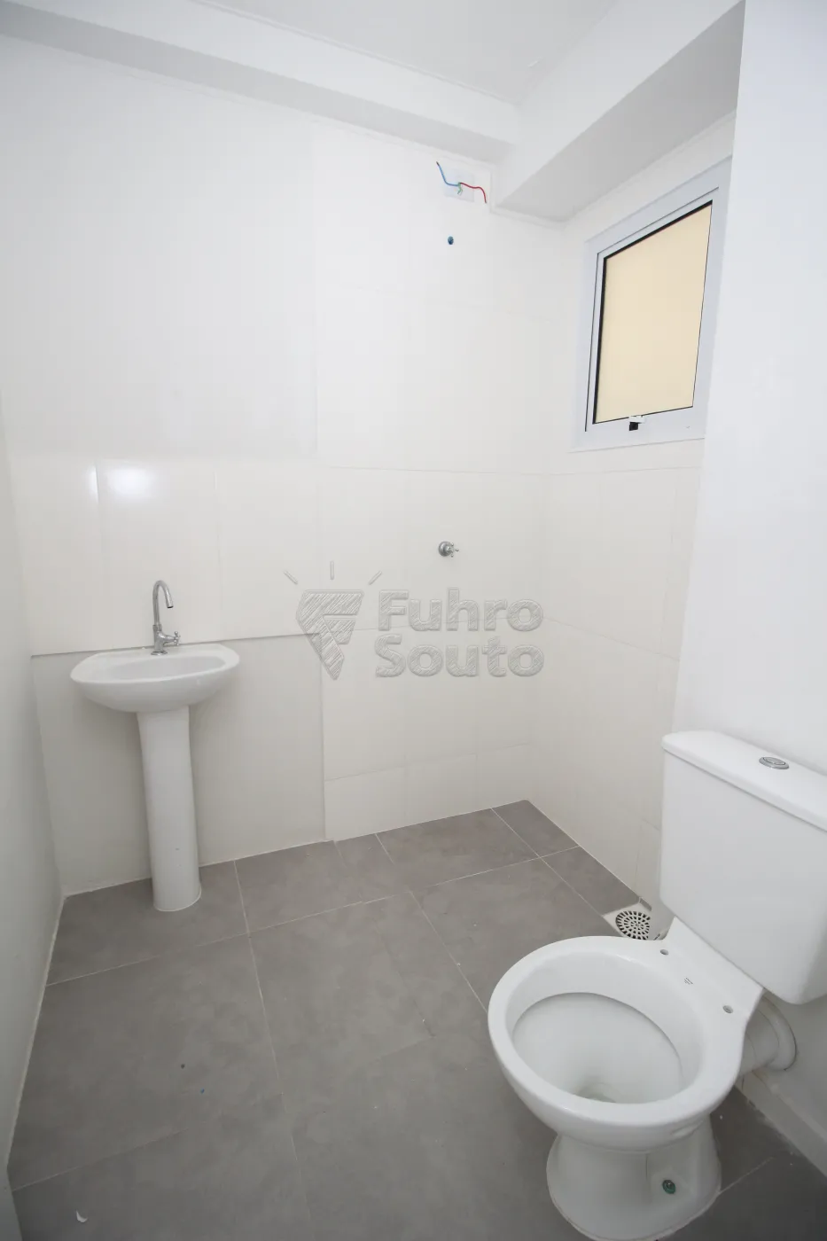 BANHEIRO Alugar Apartamento / Padrão em Pelotas R$ 600,00 - Foto 19