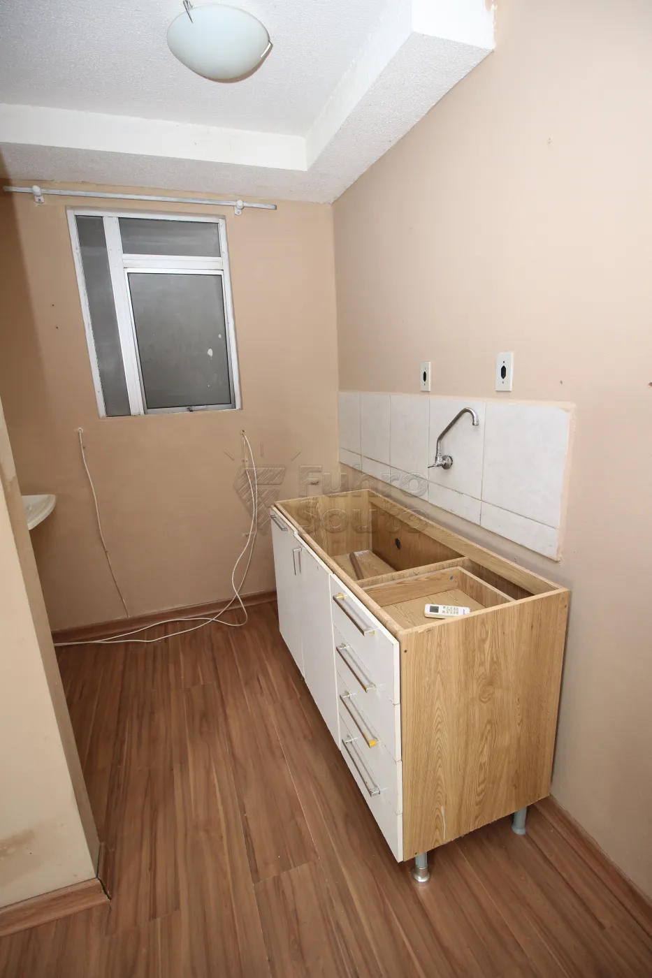 COZINHA Alugar Apartamento / Padrão em Pelotas R$ 750,00 - Foto 6