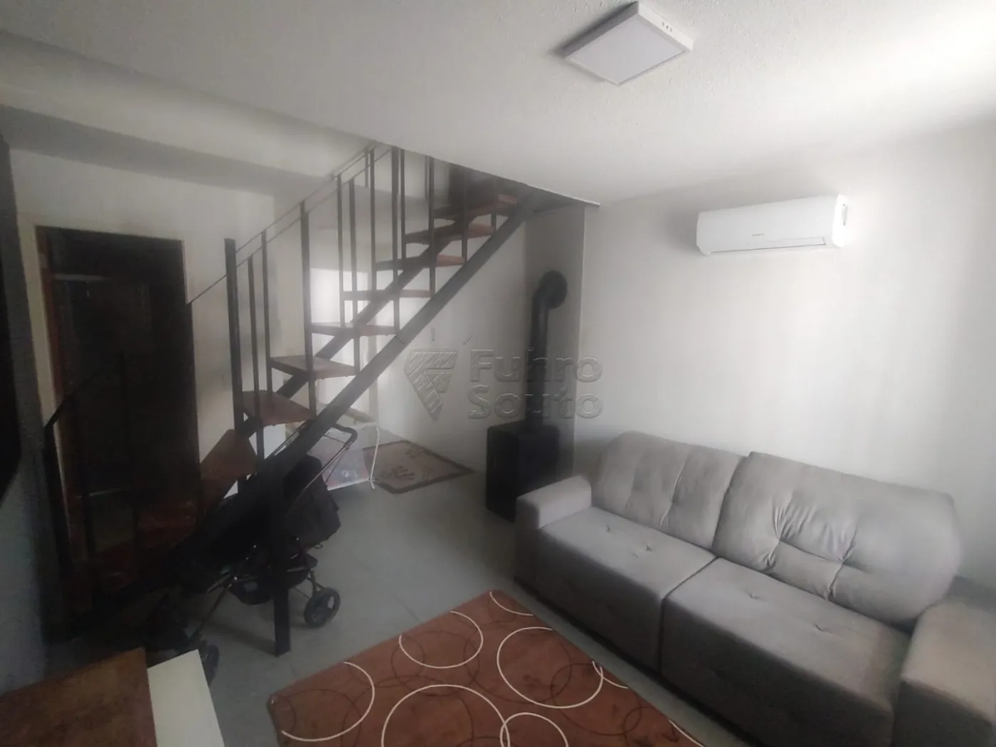 Comprar Casa / Condomínio em Pelotas R$ 286.200,00 - Foto 2