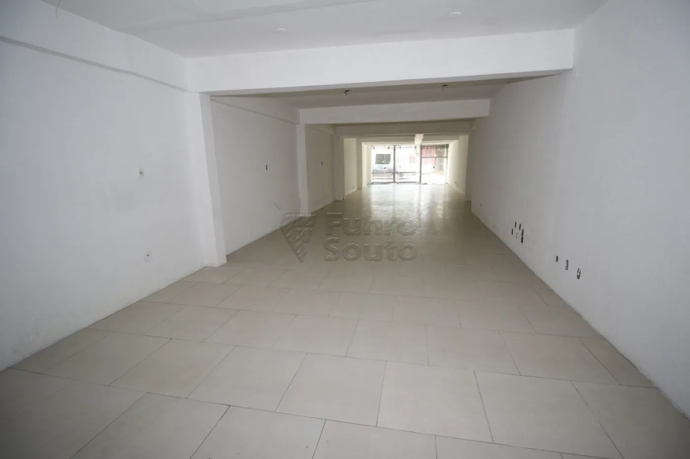 Alugar Comercial / Prédio em Pelotas R$ 6.400,00 - Foto 5
